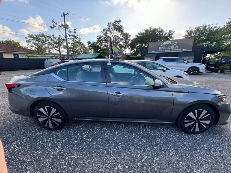 2022 Nissan Altima  - $20900