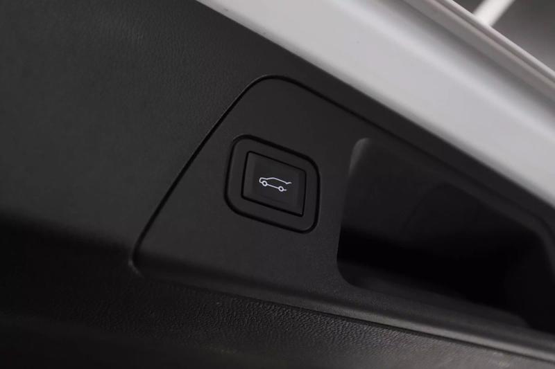 2018 Buick Envision Premium Sport Utility 4D 22