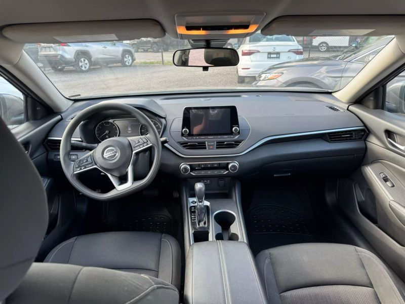 2022 Nissan Altima  - $20900
