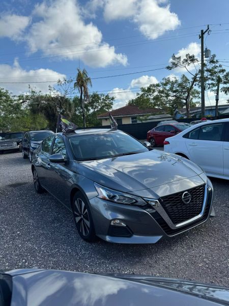 2022 Nissan Altima  - $20900