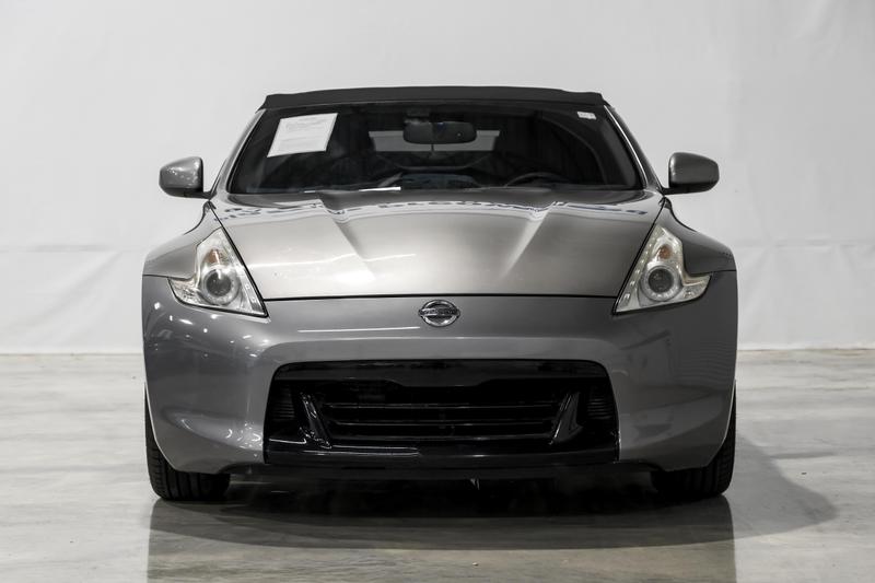 2010 Nissan 370Z Touring Roadster 2D 5