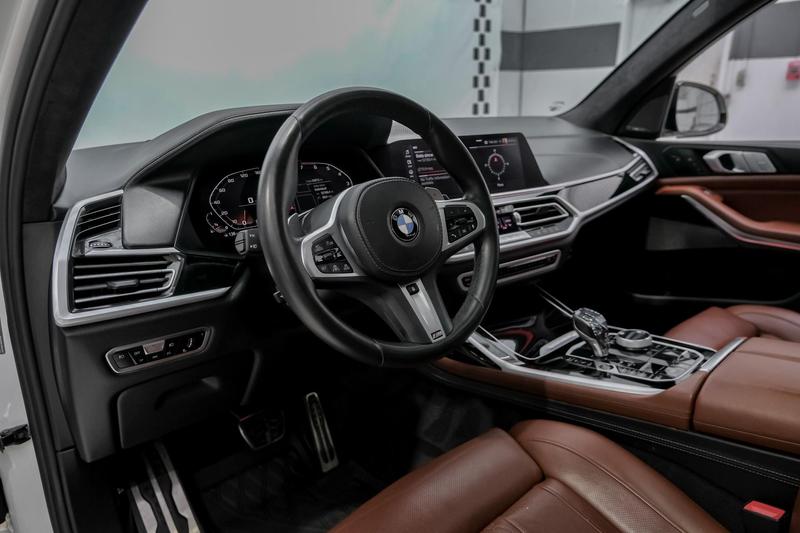 2020 BMW X7 M50i Sport Utility 4D 19