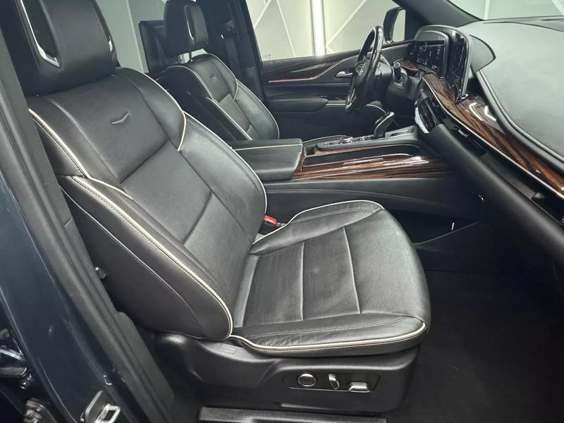 2021 Cadillac Escalade Premium Luxury Sport Utility 4D 31