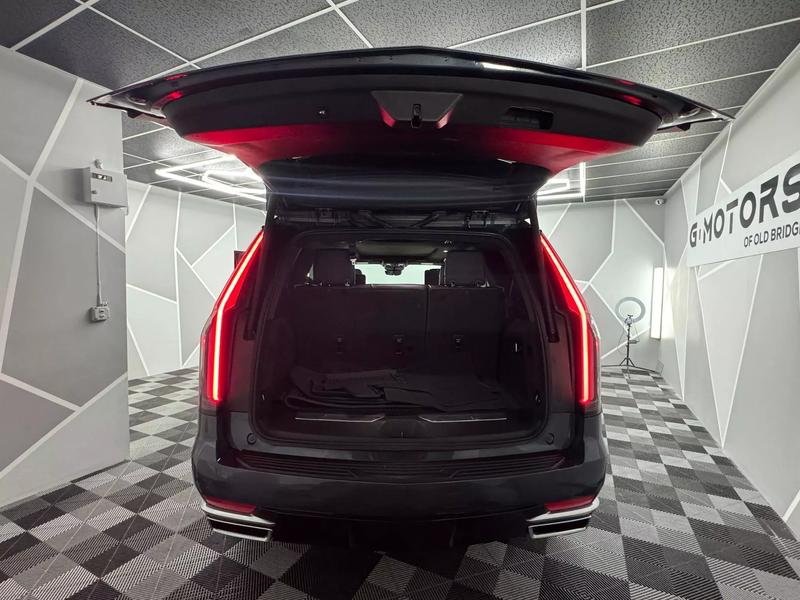 2021 Cadillac Escalade Premium Luxury Sport Utility 4D 8