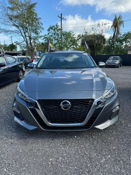 2022 Nissan Altima  - $20900