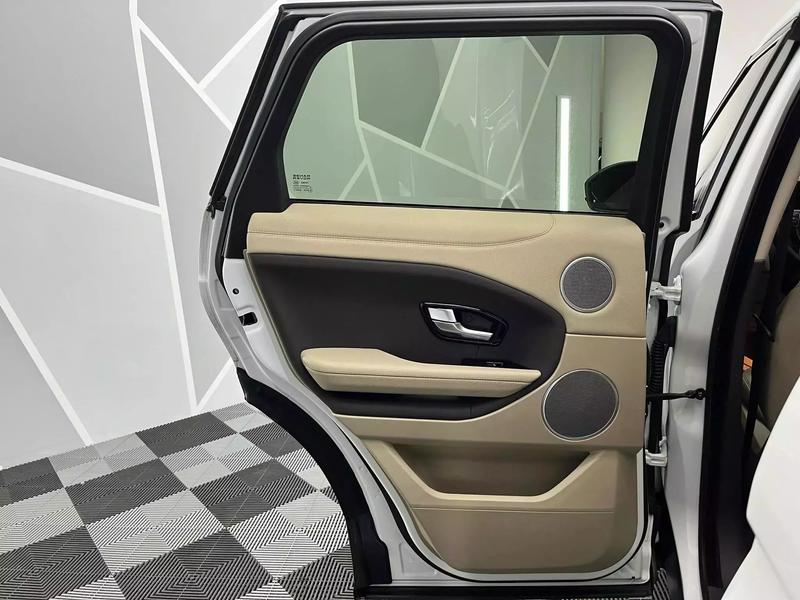 2016 Land Rover Range Rover Evoque SE Premium Sport Utility 4D 37