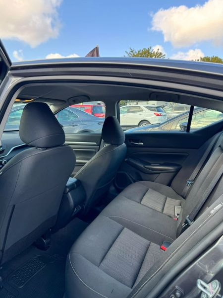 2022 Nissan Altima  - $20900