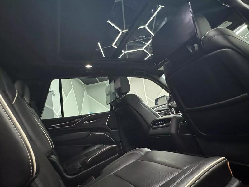 2021 Cadillac Escalade Premium Luxury Sport Utility 4D 28
