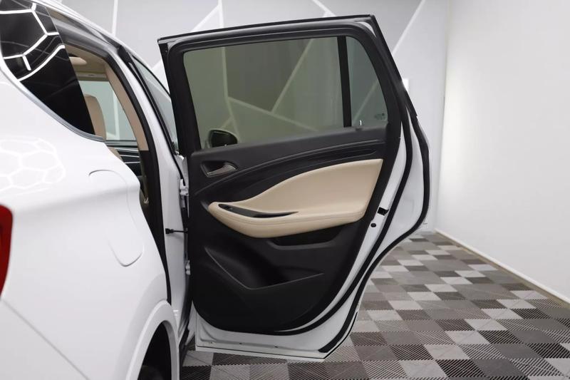 2018 Buick Envision Premium Sport Utility 4D 23