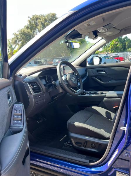2022 Nissan Rogue  - $22900