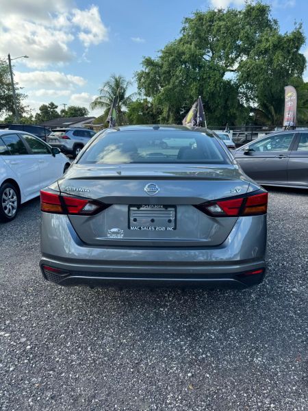 2022 Nissan Altima  - $20900