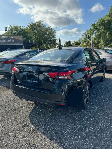 2021 Nissan Versa  - $15999