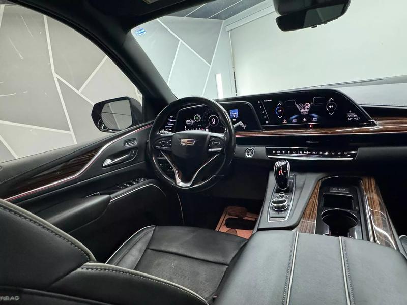 2021 Cadillac Escalade Premium Luxury Sport Utility 4D 29