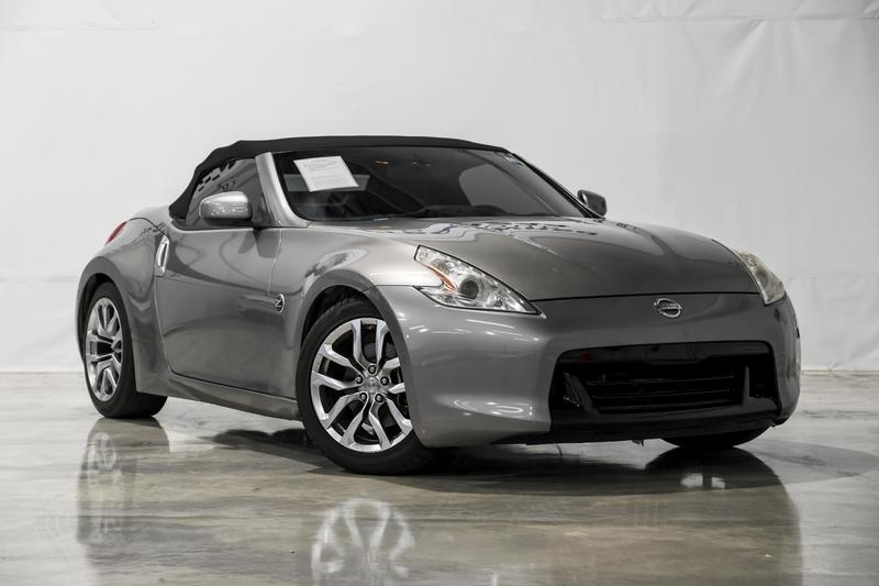 2010 Nissan 370Z Touring Roadster 2D 6