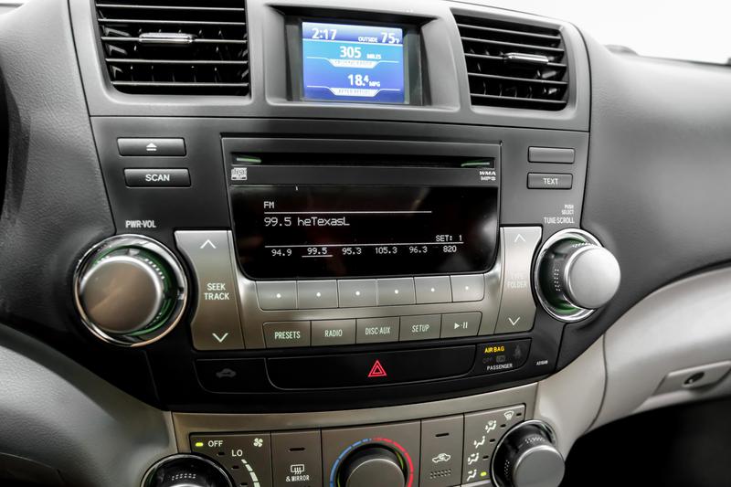 2011 Toyota Highlander SE Sport Utility 4D 27