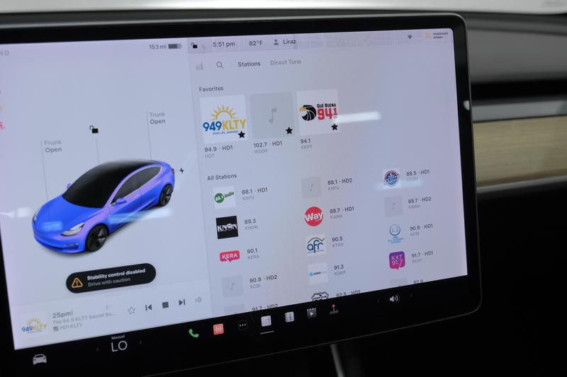 2019 Tesla Model 3 Mid Range Sedan 4D 29