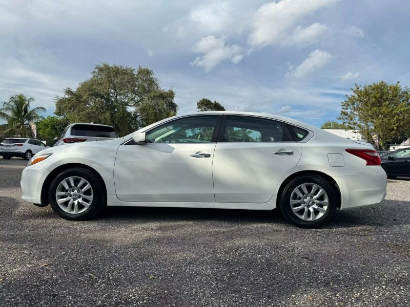 2016 Nissan Altima  - $10999