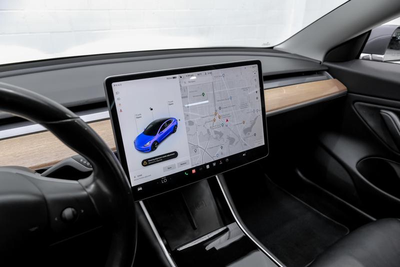 2019 Tesla Model 3 Mid Range Sedan 4D 27