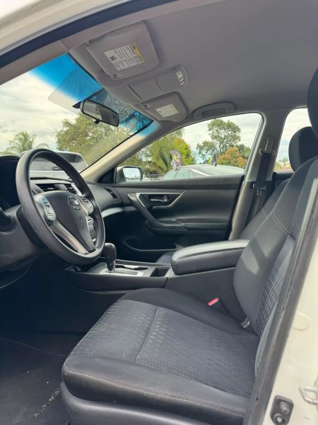 2016 Nissan Altima  - $10999