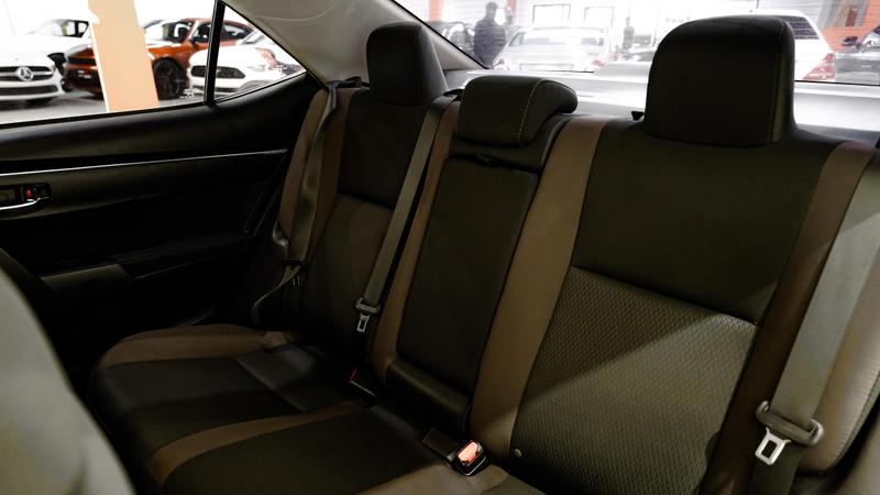 2019 Toyota Corolla LE Sedan 4D 25