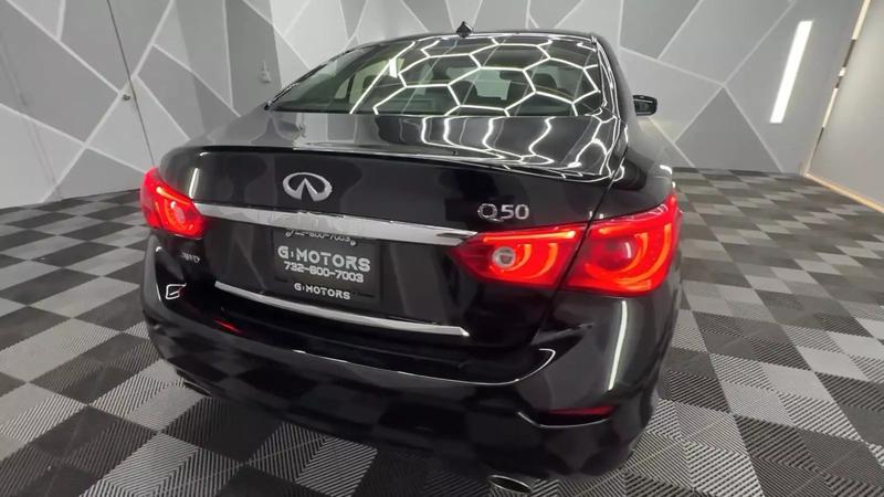 2014 INFINITI Q50 3.7 Sedan 4D 9