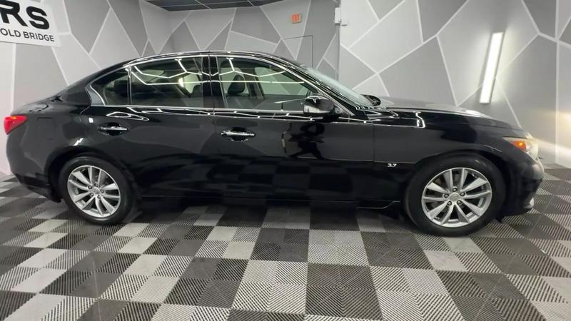 2014 INFINITI Q50 3.7 Sedan 4D 13