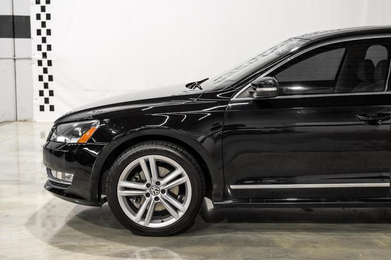 2015 Volkswagen Passat 1.8T SEL Premium Sedan 4D 10