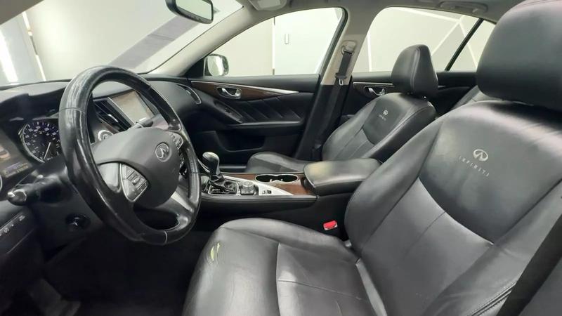 2014 INFINITI Q50 3.7 Sedan 4D 38