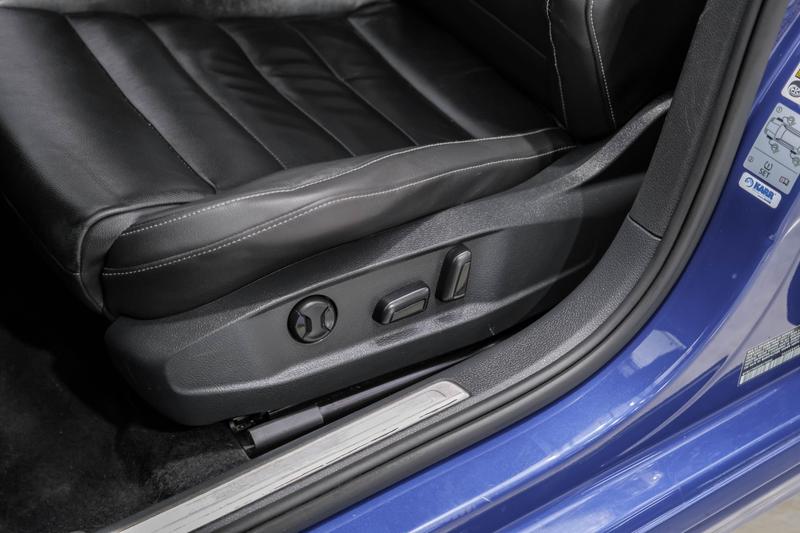 2016 Volkswagen Golf R Hatchback Sedan 4D 32