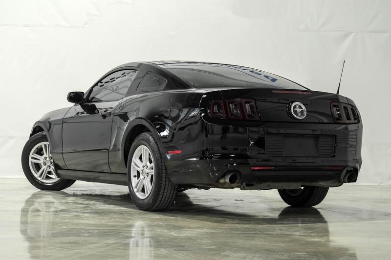2014 Ford Mustang V6 Coupe 2D 12
