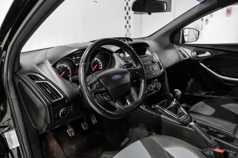 2016 Ford Focus ST Hatchback 4D 14