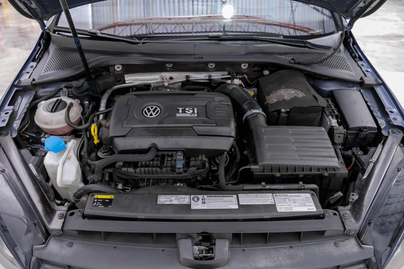 2016 Volkswagen Golf R Hatchback Sedan 4D 48