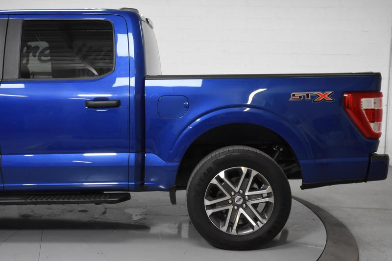 2022 Ford F150 SuperCrew Cab XL Pickup 4D 5 1/2 ft 18