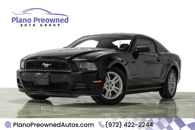 2014 Ford Mustang V6 Coupe 2D 1