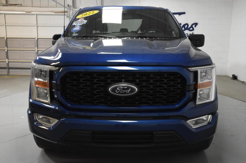 2022 Ford F150 SuperCrew Cab XL Pickup 4D 5 1/2 ft 4