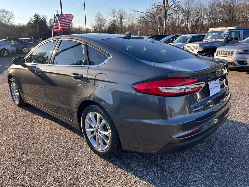 2020 Ford Fusion SE Sedan 4D 2