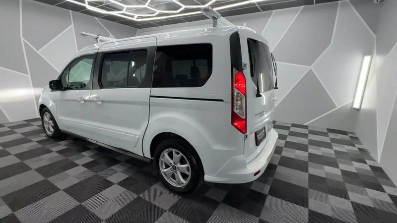 2015 Ford Transit Connect Passenger XLT Van 4D 7