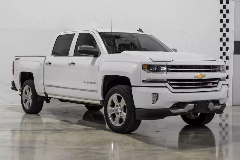 2017 Chevrolet Silverado 1500 Crew Cab LTZ Pickup 4D 5 3/4 ft 4