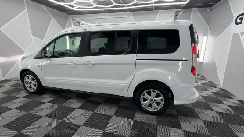 2015 Ford Transit Connect Passenger XLT Van 4D 6