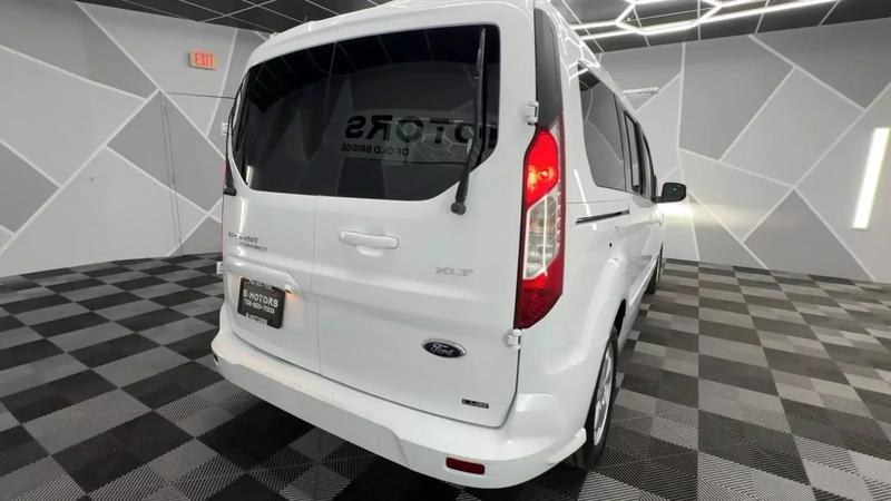 2015 Ford Transit Connect Passenger XLT Van 4D 11