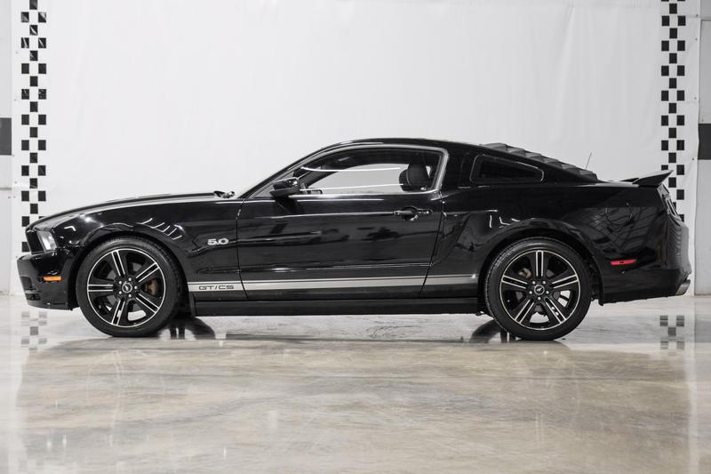 2013 Ford Mustang GT Premium Coupe 2D 9