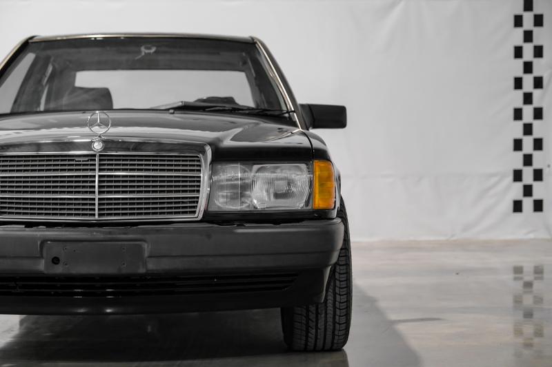 1992 Mercedes-Benz 190 E 2.3 Sedan 4D 45