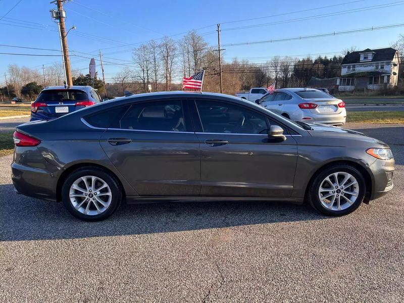 2020 Ford Fusion SE Sedan 4D 8