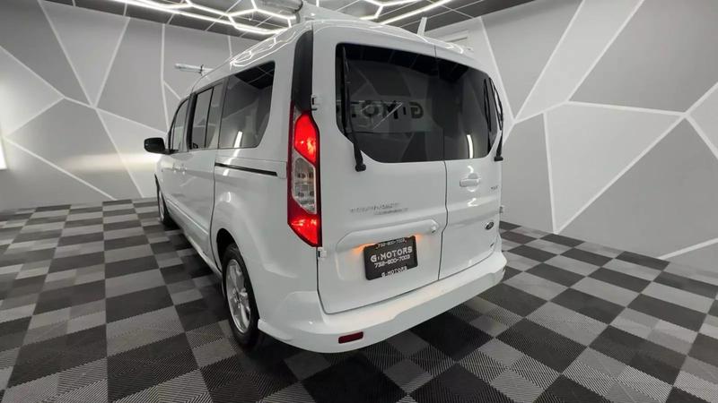 2015 Ford Transit Connect Passenger XLT Van 4D 8