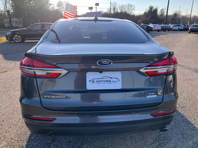 2020 Ford Fusion SE Sedan 4D 6