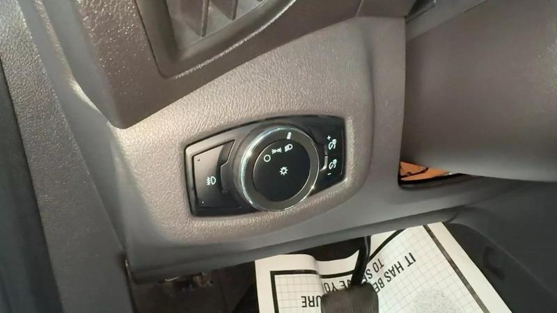 2015 Ford Transit Connect Passenger XLT Van 4D 35