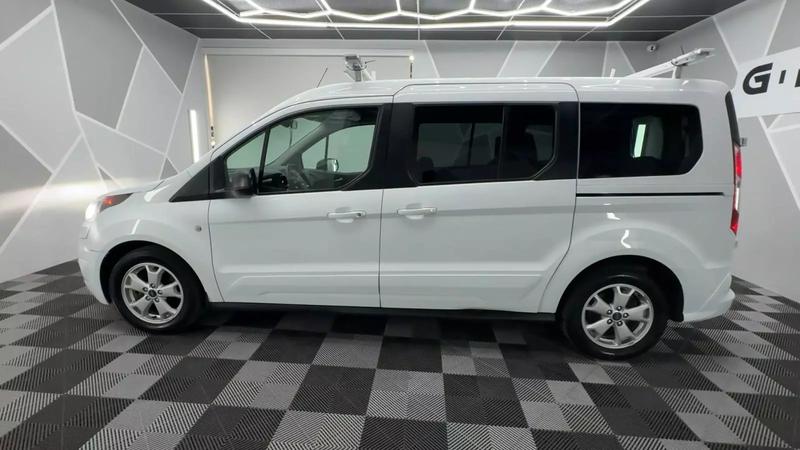 2015 Ford Transit Connect Passenger XLT Van 4D 5