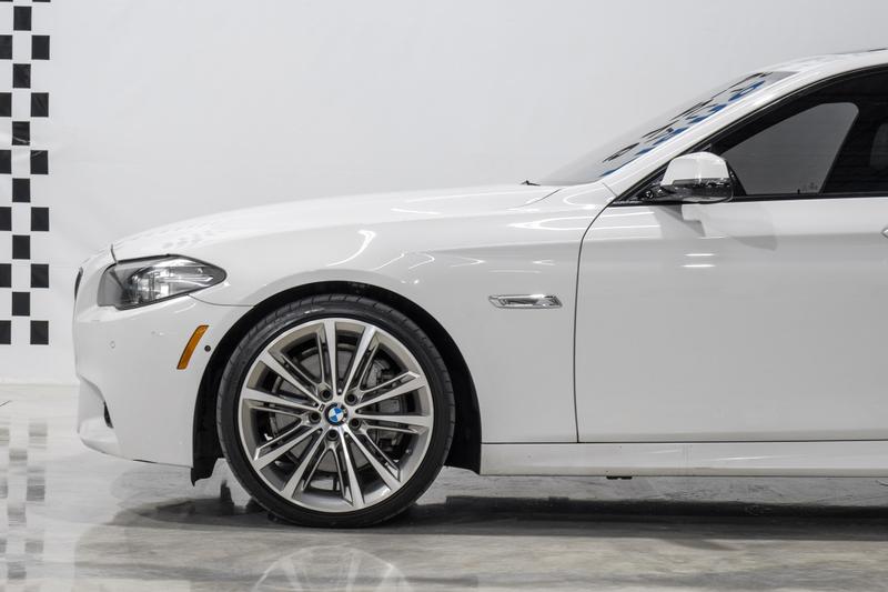 2015 BMW 5 Series 550i Sedan 4D 9