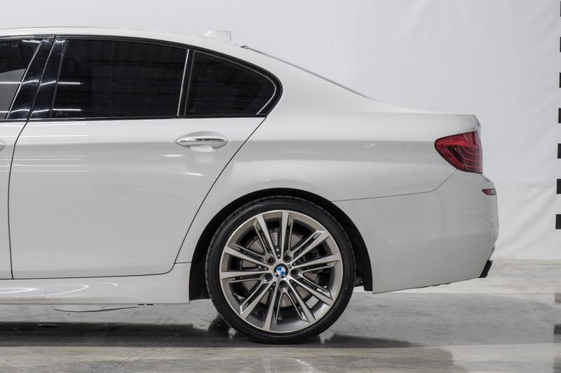 2015 BMW 5 Series 550i Sedan 4D 10