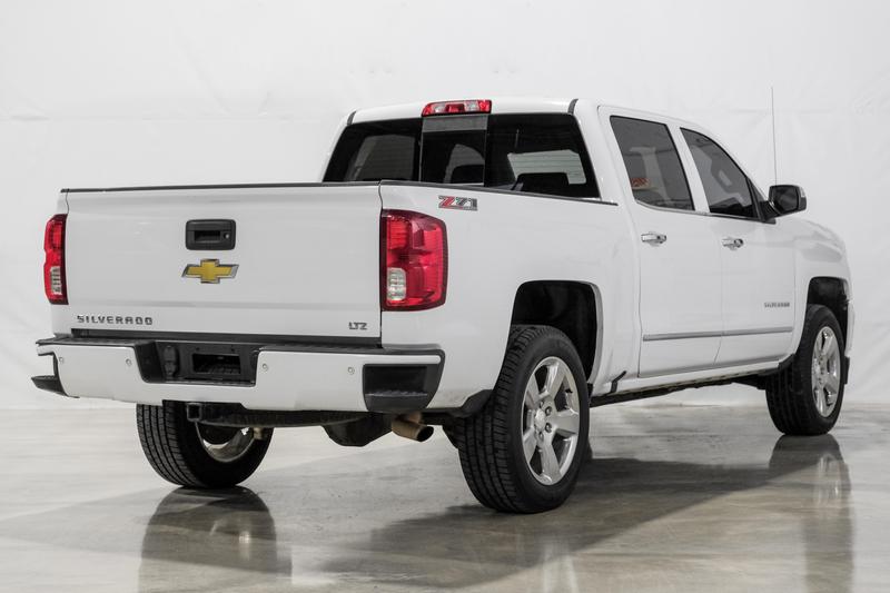 2017 Chevrolet Silverado 1500 Crew Cab LTZ Pickup 4D 5 3/4 ft 8